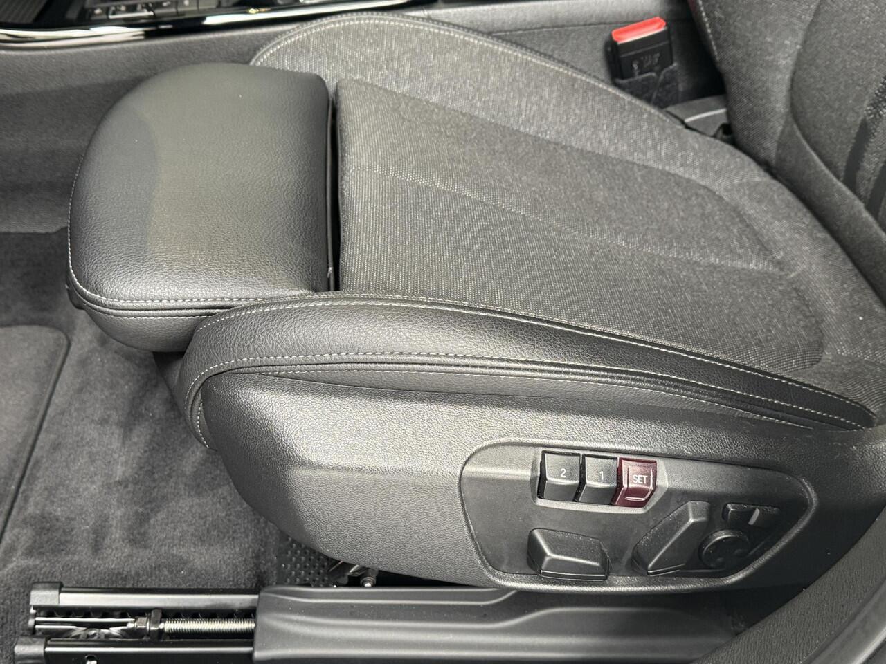 BMW X2 xDrive25e Executive | M Sport | Stoelverwarming | Panoramadak | Achteruitrijcamera | Navigatie |