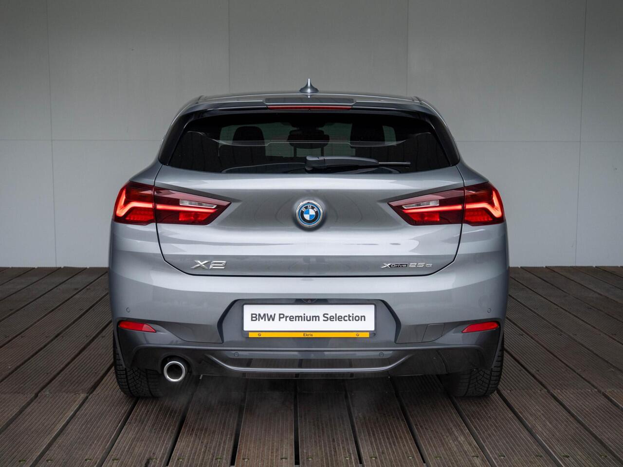 BMW X2 xDrive25e | High Executive | M Sportpakket | Stuurwielrand verwarmd | Achteruitrijcamera | Head-Up Display | LED | 19''