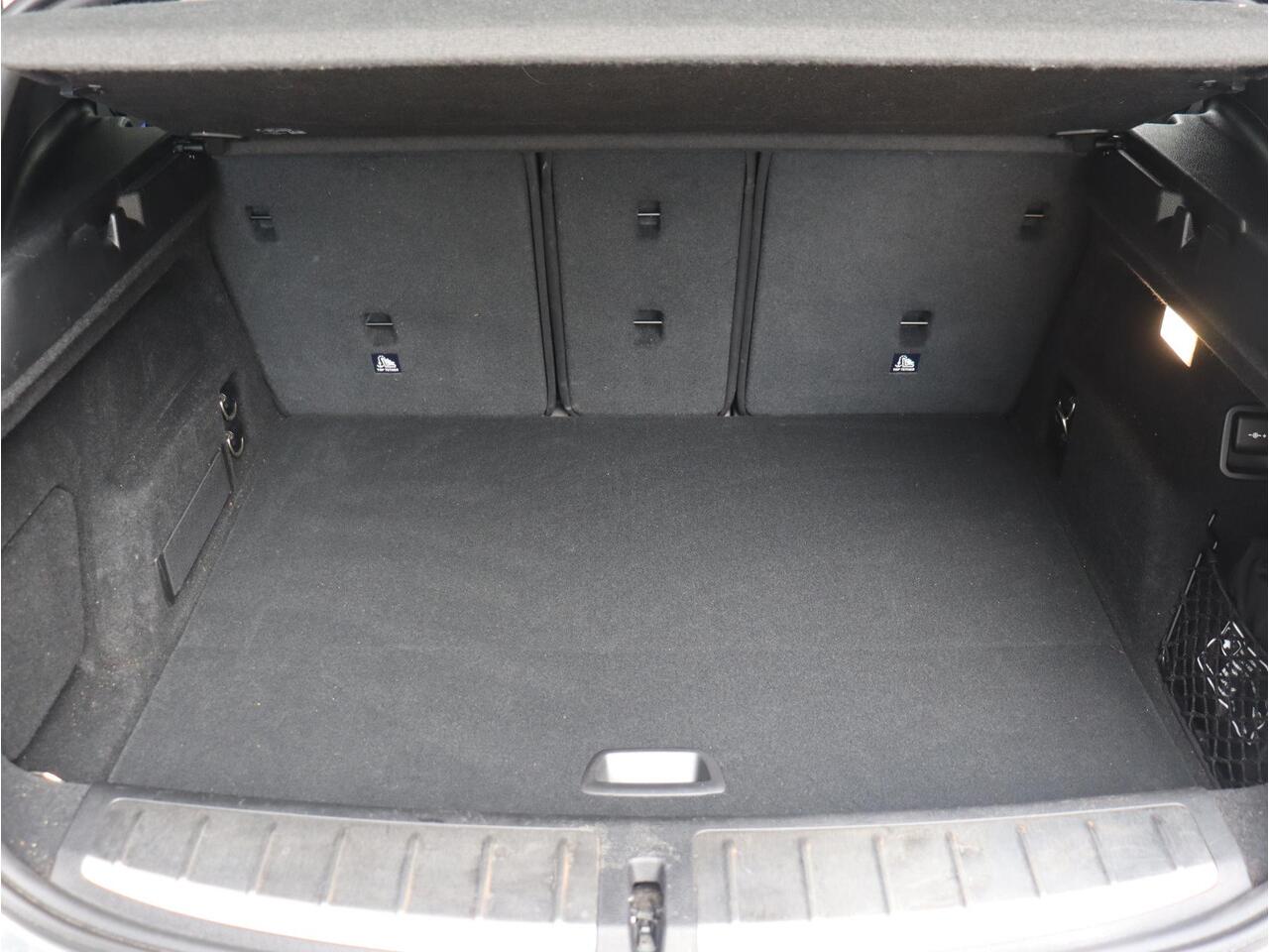 BMW X2 sDrive18i | Executive | M Sportpakket | Panodak | Head-Up | Parking Pack | Hi-Fi | Comfort Acces | Adaptief Onderstel | 18'' LMV