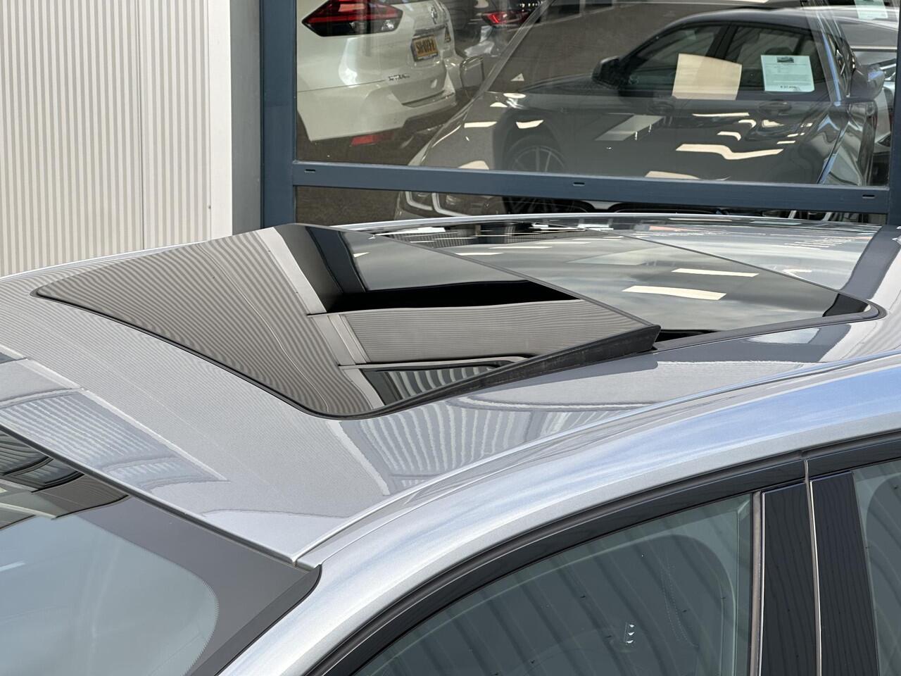 BMW X2 xDrive25e Business Edition Plus | NL-Auto/M-Sport/Carplay/Navi/Leder/Pano-Dak/19-inch/Sportstoelen/Head-Up/Sfeerverlichting