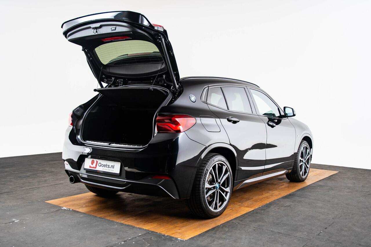 BMW X2 xDrive25e High Executive M Sport - Panoramadak - Elektrisch verwarmde voorstoelen - Getinte Ruiten - Comfort Access - Park Assistant - Head up - Harman Kardon - Navigatiesysteem Plus - Stuurwielrand verwarmd -