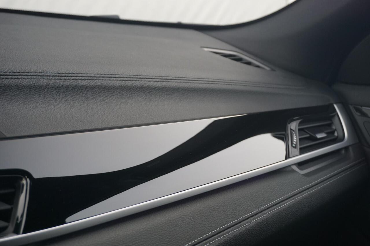 BMW X2 xDrive25e 18'' / Active Cruise Control / Stuurwielrand verwarmd / Achteruitrijcamera