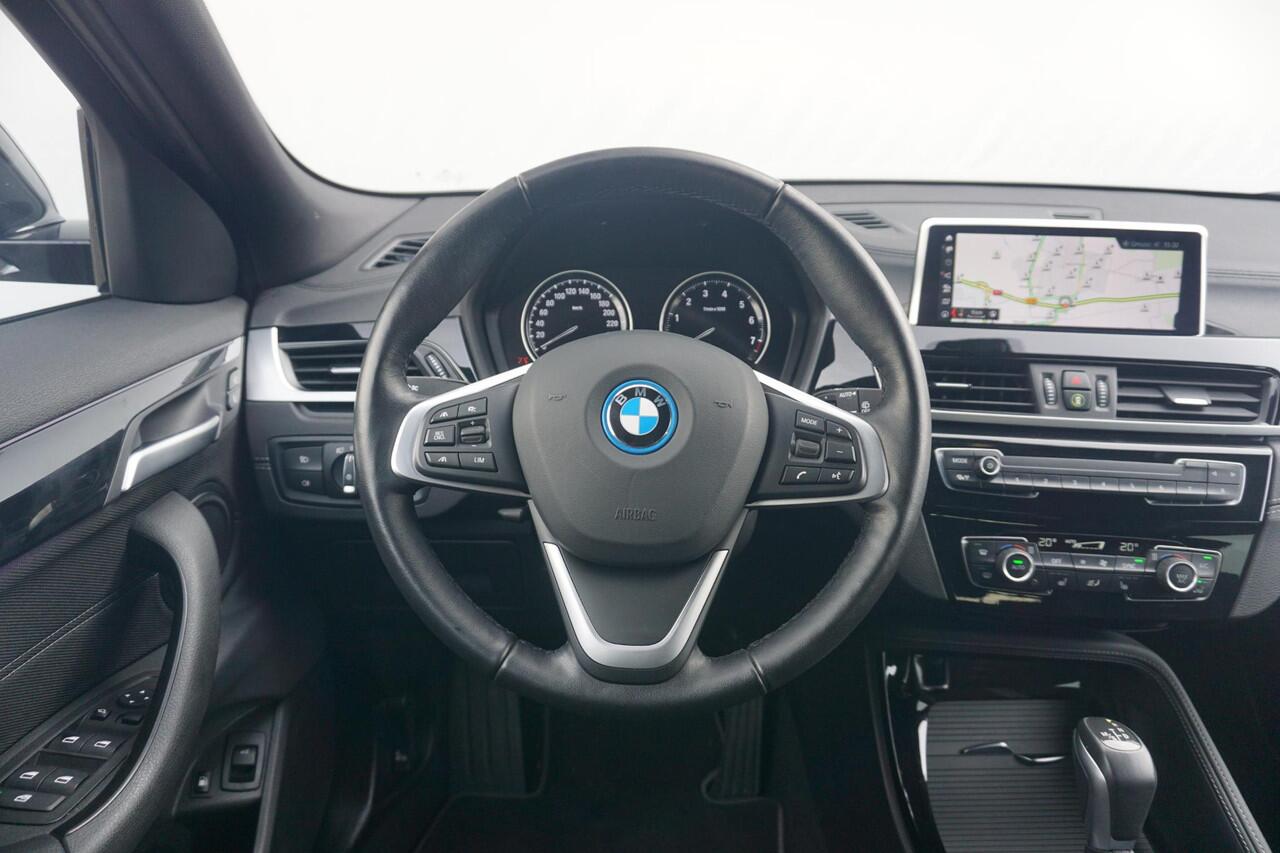BMW X2 xDrive25e 18'' / Active Cruise Control / Stuurwielrand verwarmd / Achteruitrijcamera