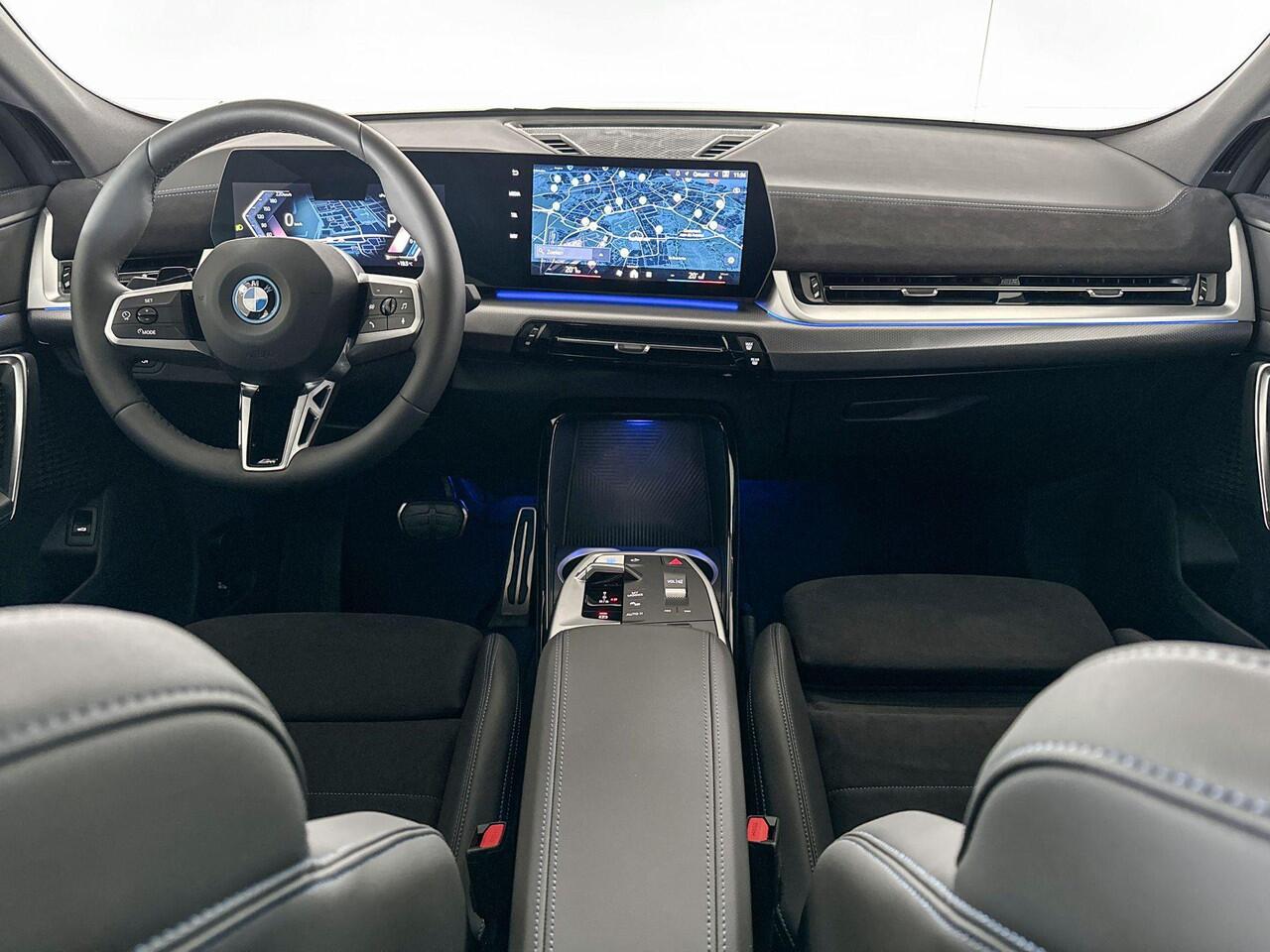 BMW X2 iX2 eDrive20 67kWh | M Sportpakket | Elektrisch verwarmde voorstoelen