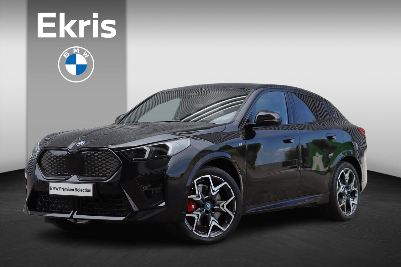 BMW X2 iX2 xDrive30 | M Sportpakket Pro | Innovationpack | Trekhaak | Panodak | Harman Kardon | Parking Assistant Plus | Driving Assistant | Comfort Access | Head-Up | 20''LMV