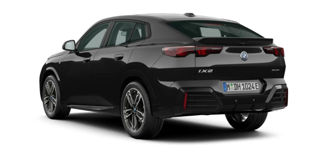 BMW X2 iX2 xDrive30 67kWh M Sport - Panoramadak - Innovation/Comfort Pack - Driving/Parking Assistant - Elektrisch verstelbare/verwarmde voorstoelen - HiFi System Harman Kardon - Getinte/Geluiddempende Ruiten -