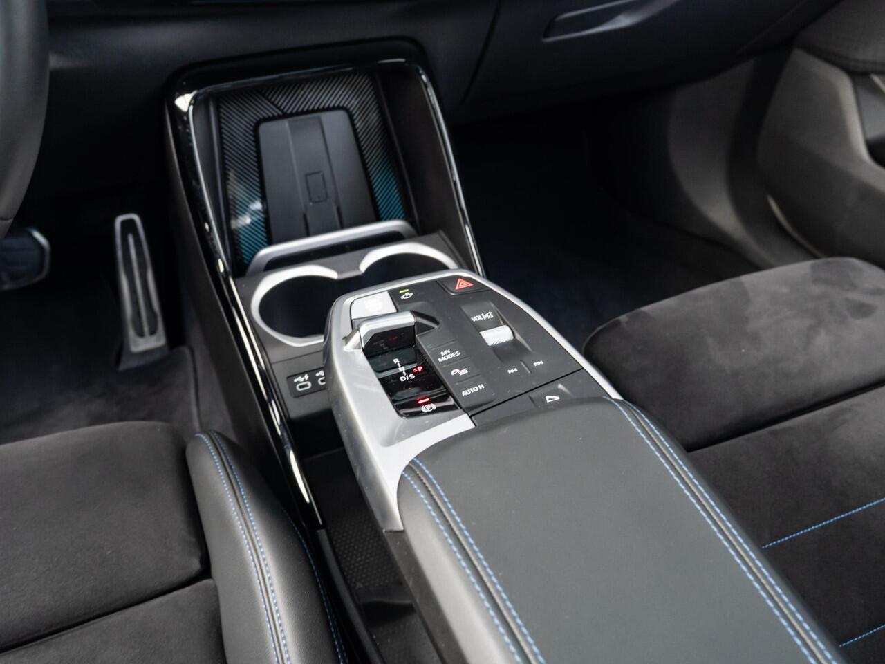 BMW X2 sDrive20i | M Sportpakket Pro | Innovation Pack | Verwarmd Stuurwiel | Comfort Access | Panoramadak | Stoelverwarming | Head-Up Display | Harman-Kardon | Iconic Glow