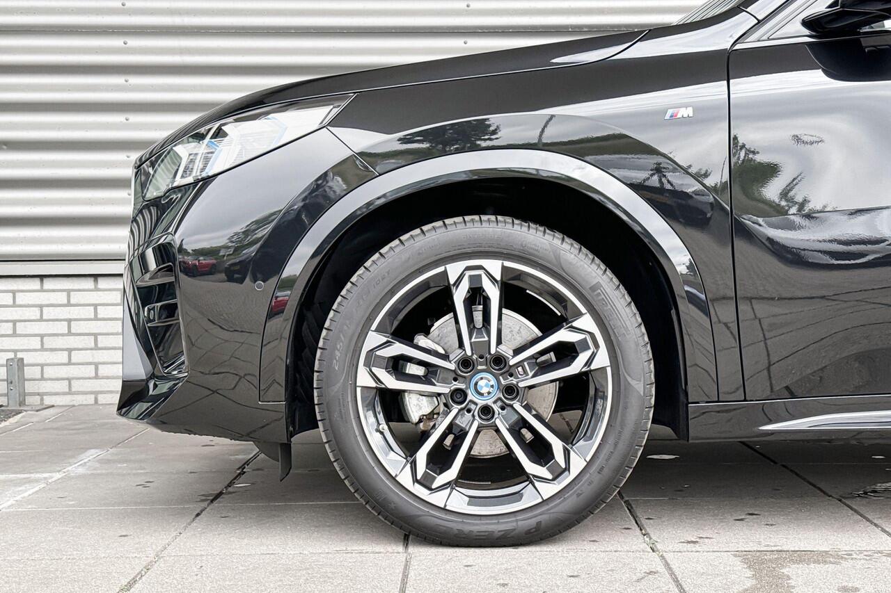 BMW X2 iX2 eDrive20 67 kWh / Selections