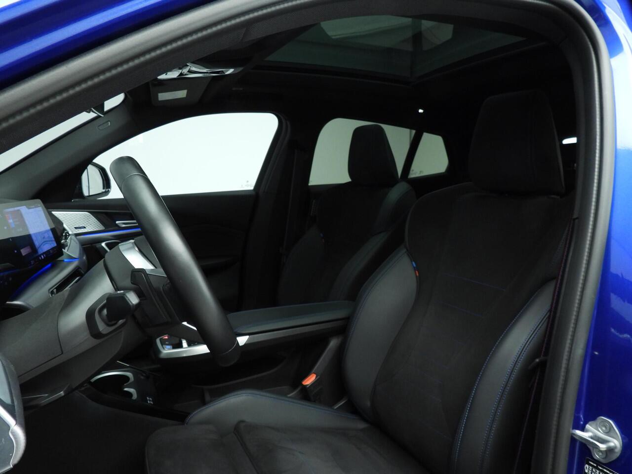 BMW X2 iX2 eDrive20 | M-Sportpakket | LED | Navigatie | Panoramadak | Sportstoelen | Keyles go | DAB | Harman-kardon sound | Alu 20 inch