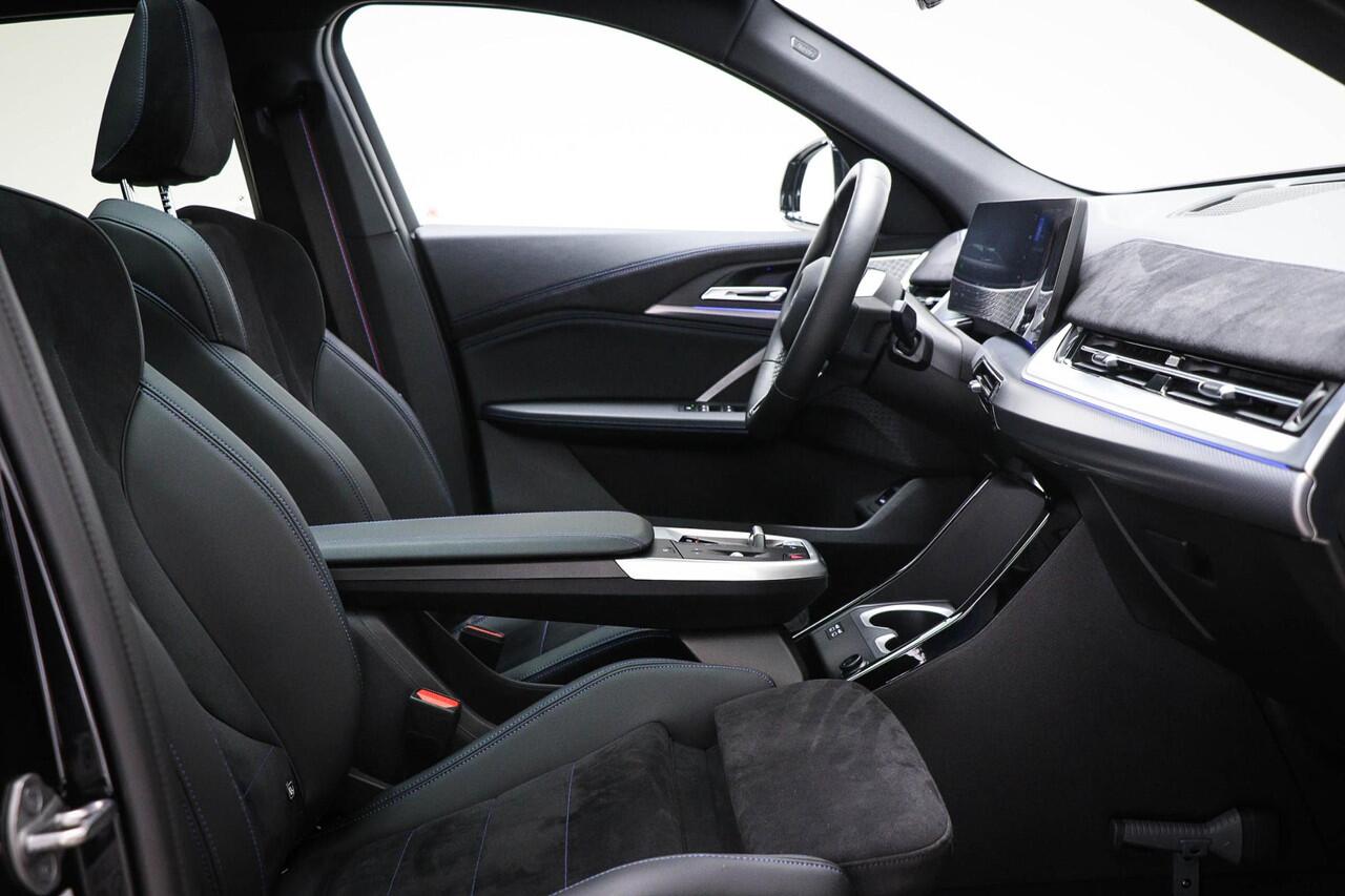 BMW X2 iX2 xDrive30 67 kWh M-Sport Pro | PANORAMADAK | SOH 100% | STOELVERWARMING | 20" | DRIVING ASSISTANT PLUS- PACK