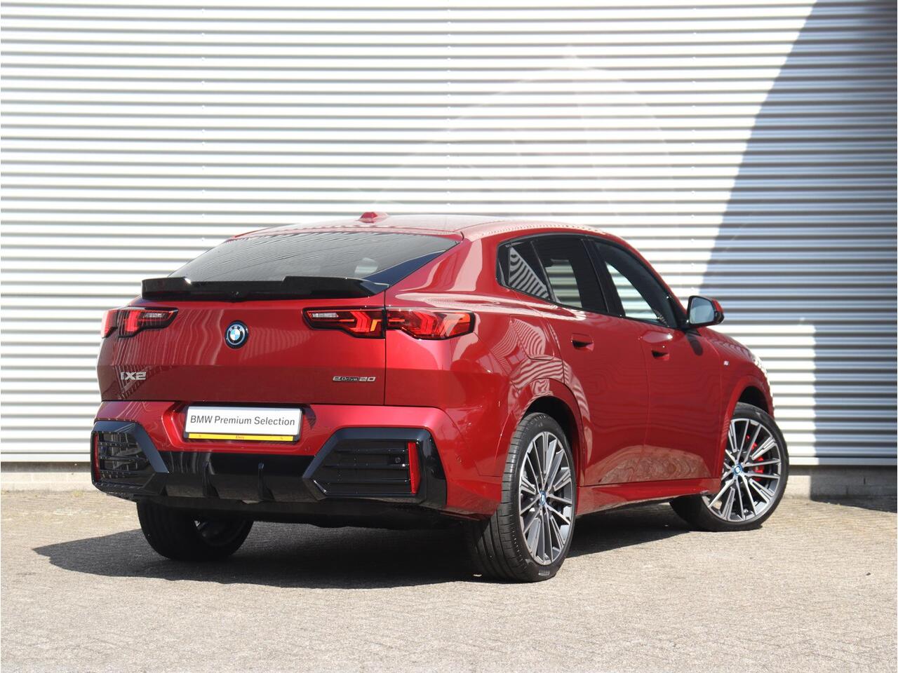 BMW X2 iX2 eDrive20 | M Sportpakket Pro | Premium Pack | Trekhaak | Harman Kardon | Camera | 20'' LMV | Ekris Selection