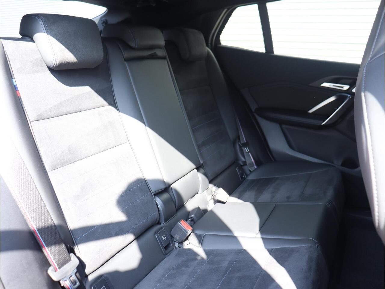 BMW X2 iX2 eDrive20 | M Sportpakket Pro | Premium Pack | Trekhaak | Harman Kardon | Camera | 20'' LMV | Ekris Selection