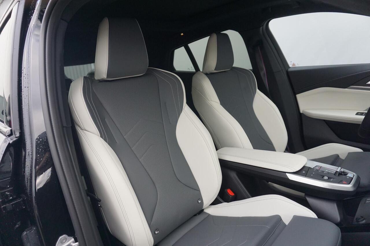 BMW X2 iX2 eDrive20 M Sport Edition 20'' / Harman Kardon / Head-Up Display / Elektrisch Verstelbare Stoelen