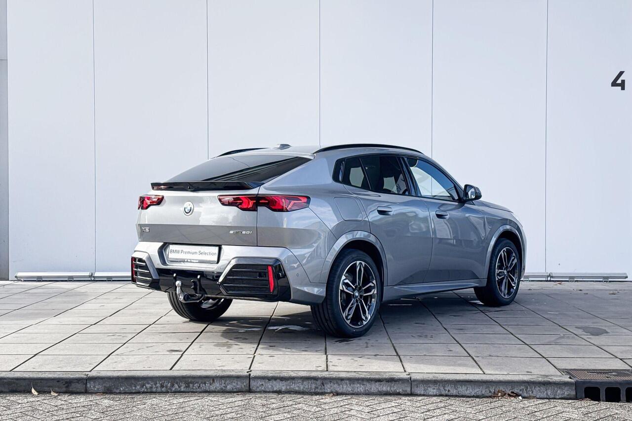 BMW X2 sDrive20i M-Sport / 19inch / Getinte Ramen / Glazen dak / Driving Assistant Plus / Acteruitrijcamera