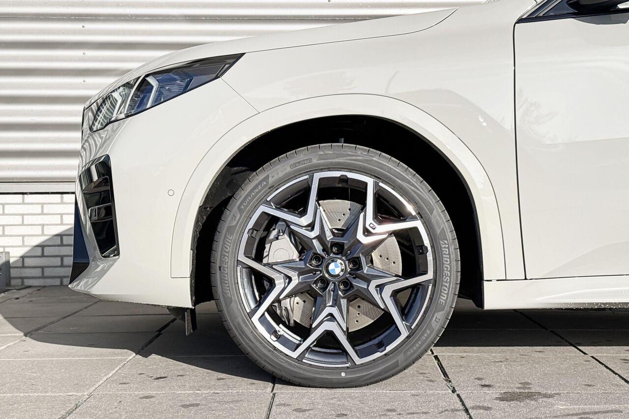 BMW X2 iX2 eDrive20 M Sportpakket Pro / Innovation Pack / Comfort Pack / Panoramadak / Elektrisch verstelbare stoelen / Driving Assistant Plus