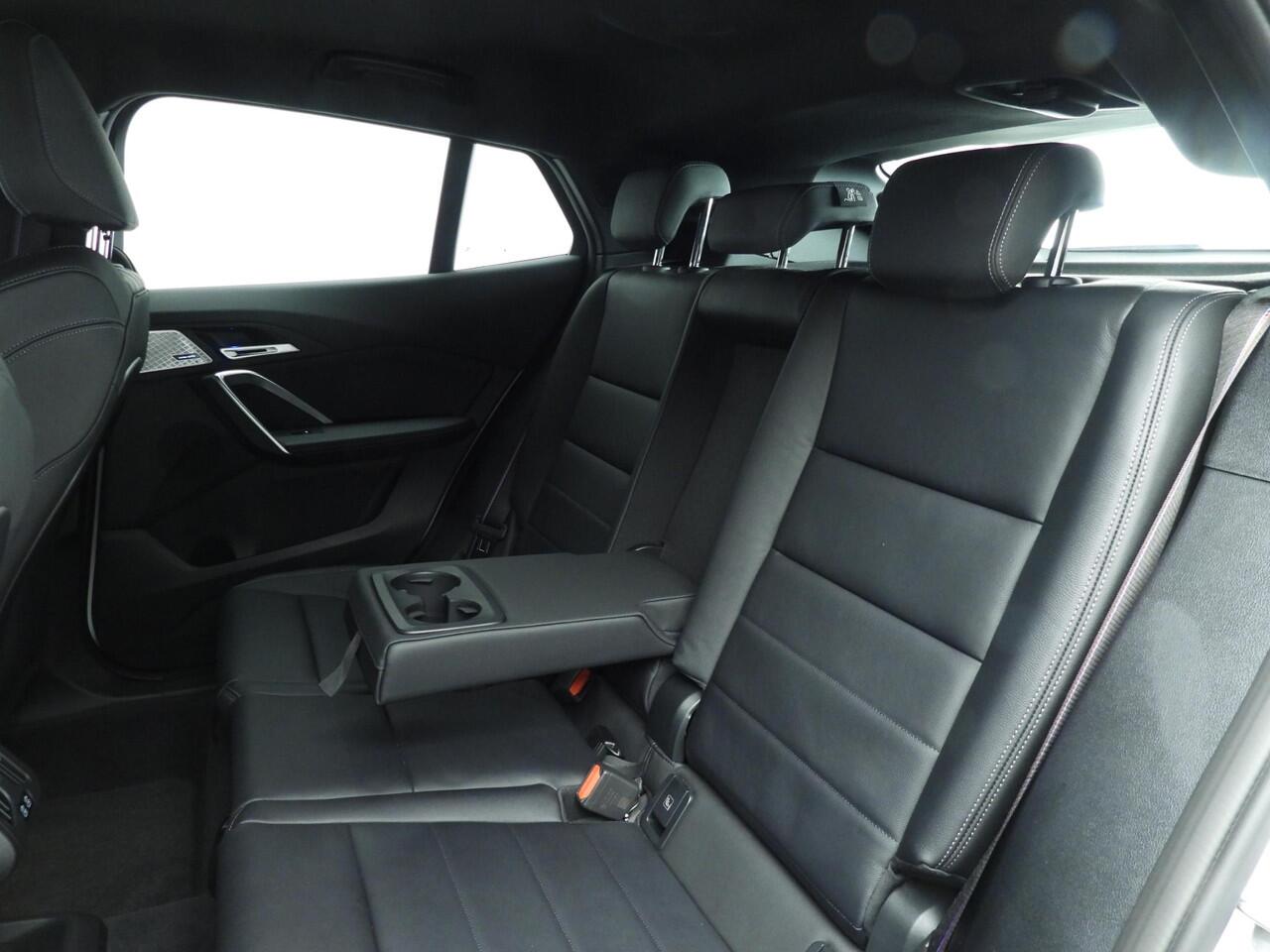 BMW X2 sDrive20i | M-Sportpakket | LED | Leder | Navigatie | Sportstoelen | Elektr. zetels | Keyles go | DAB | Harman-kardon sound | Alu 19 inch