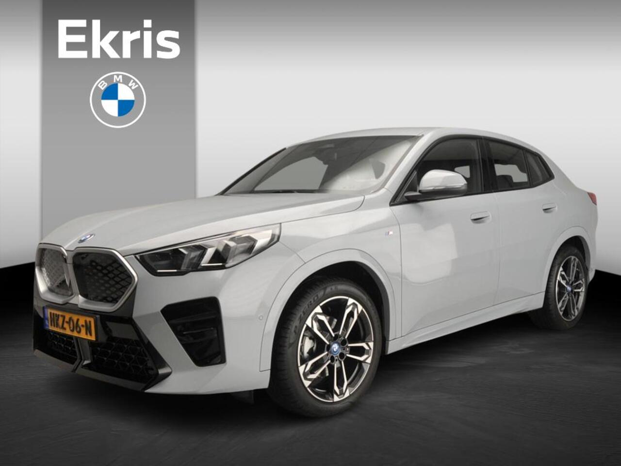 BMW X2 iX2 eDrive20 | M-Sportpakket | LED | Navigatie | Sportstoelen | Stoelverwarming | Adaptief onderstel | DAB | Alu 19 inch