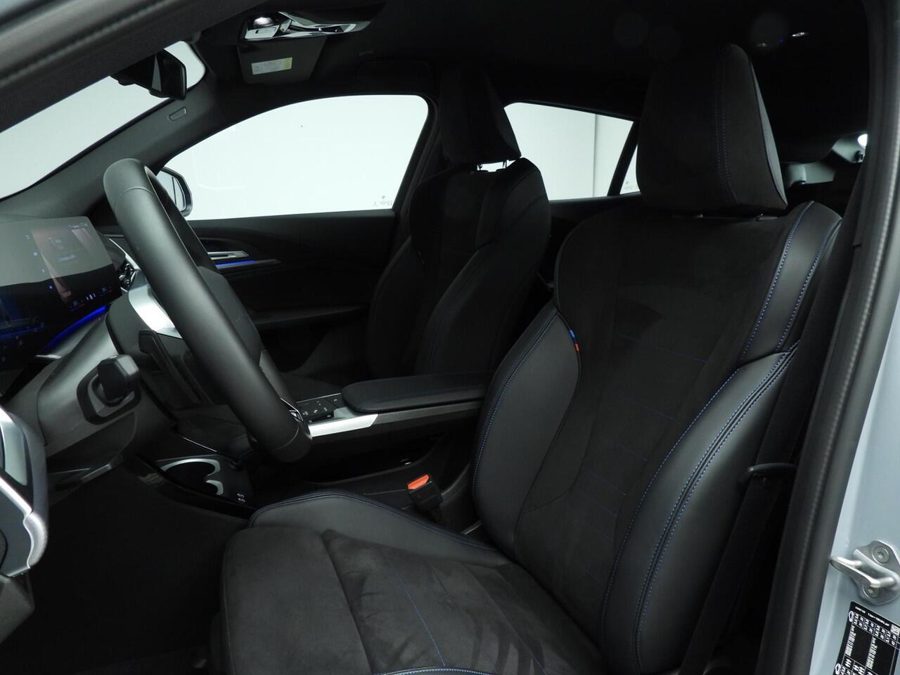 BMW X2 iX2 eDrive20 | M-Sportpakket | LED | Navigatie | Sportstoelen | Stoelverwarming | Adaptief onderstel | DAB | Alu 19 inch