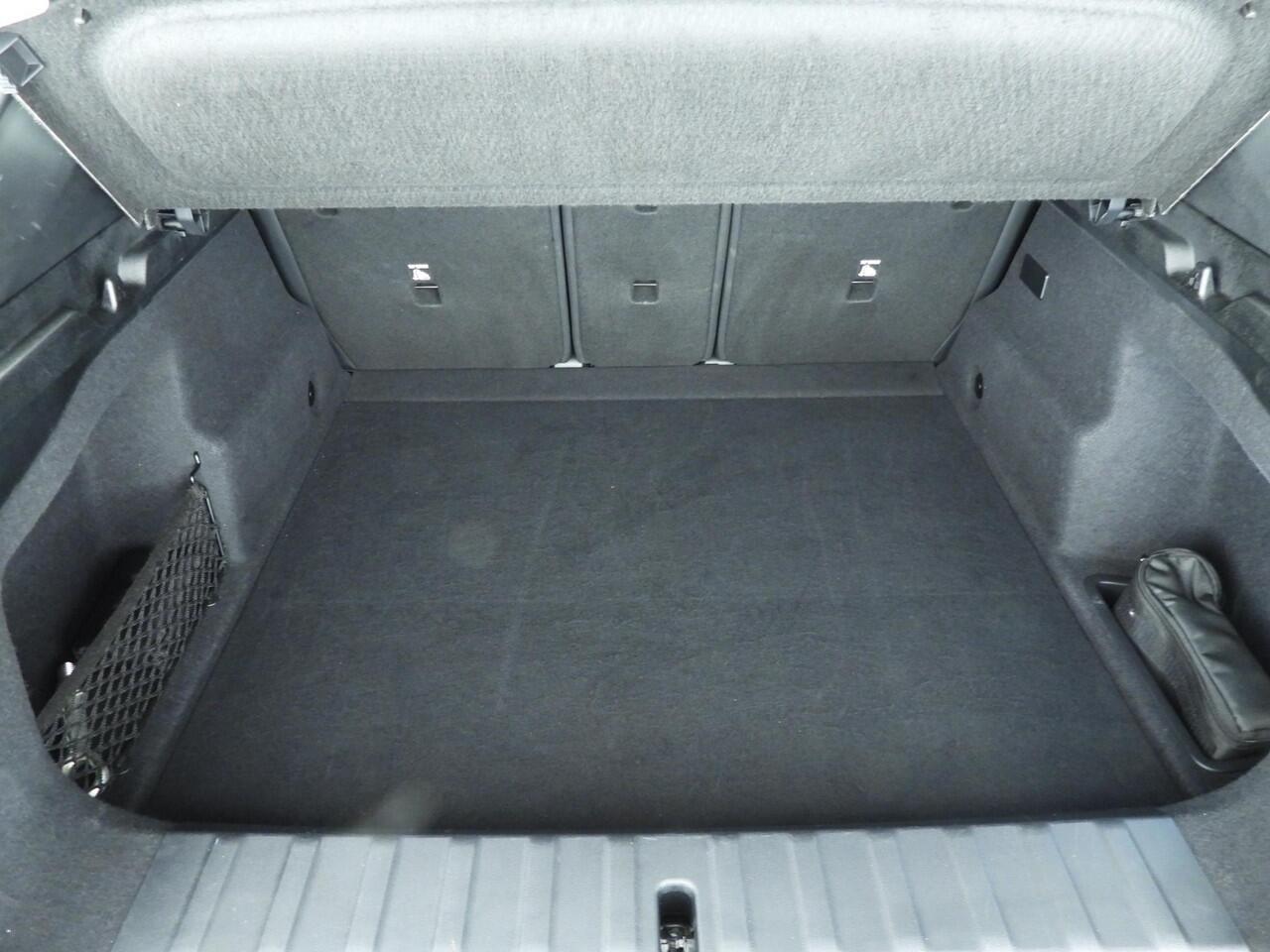 BMW X2 iX2 eDrive20 | M-Sportpakket | LED | Navigatie | Sportstoelen | Stoelverwarming | Adaptief onderstel | DAB | Alu 19 inch