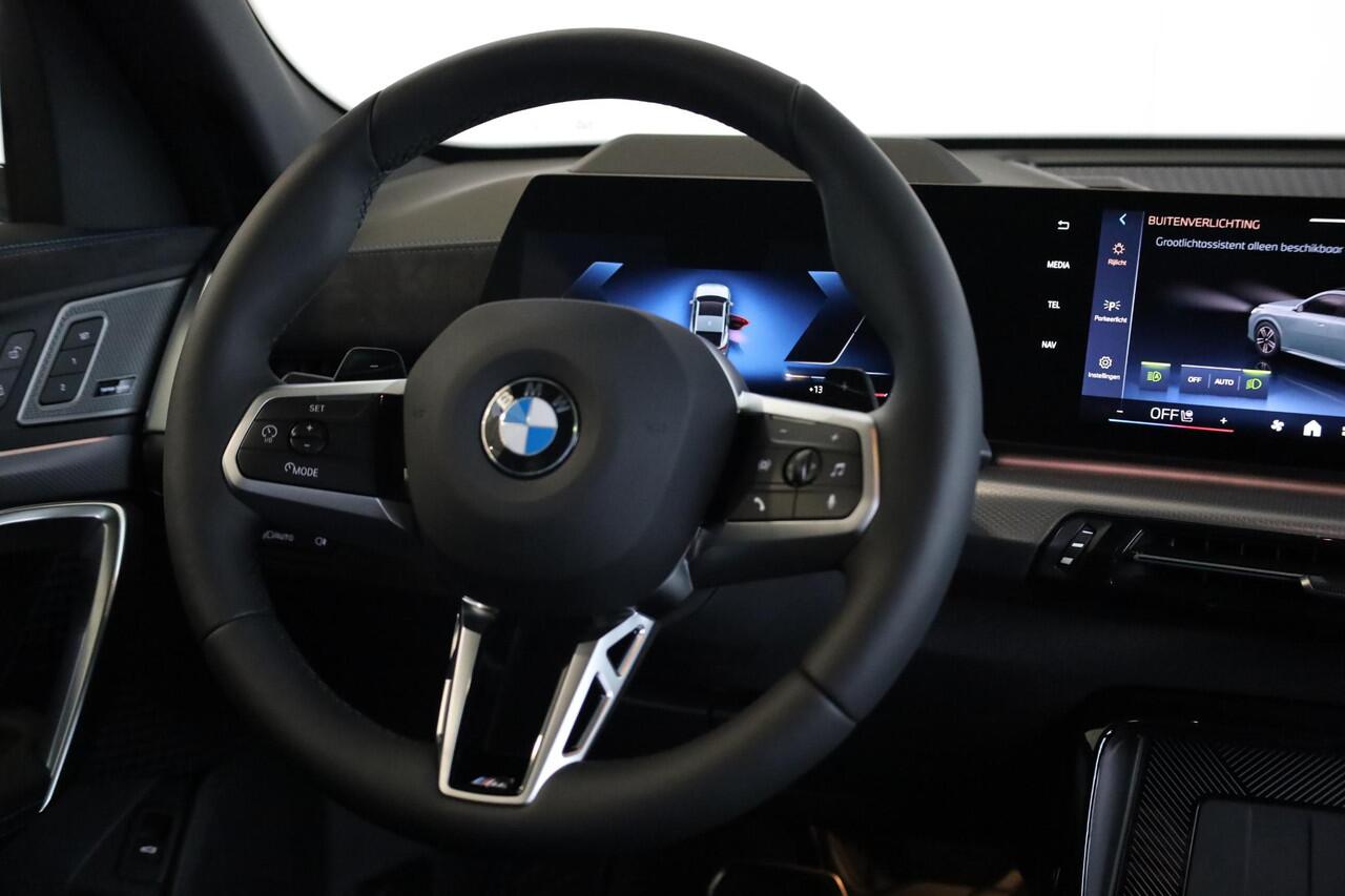 BMW X2 sDrive20i M Sportpakket Pro | Panoramadak | Head-Up | Harman Kardon | Adaptieve Cruise Control | 360 Camera | Stoel & Stuurwielverwarming | Dodehoekdetectie | Adaptieve LED | Trekhaak