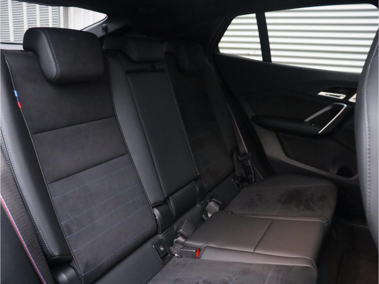 BMW X2 M35i xDrive | M Sportpakket Pro | Panodak | Head-Up | Harman Kardon | Driving Assistant Prof. | Elektr. Stoelen | M Stoelen | 21'' LMV