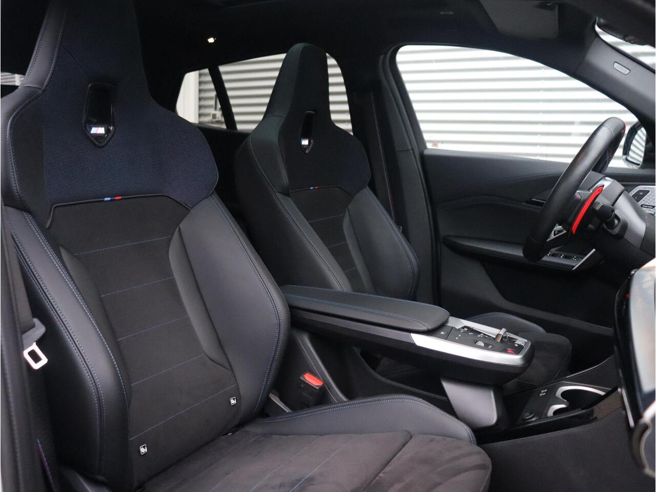 BMW X2 M35i xDrive | M Sportpakket Pro | Panodak | Head-Up | Harman Kardon | Driving Assistant Prof. | Elektr. Stoelen | M Stoelen | 21'' LMV