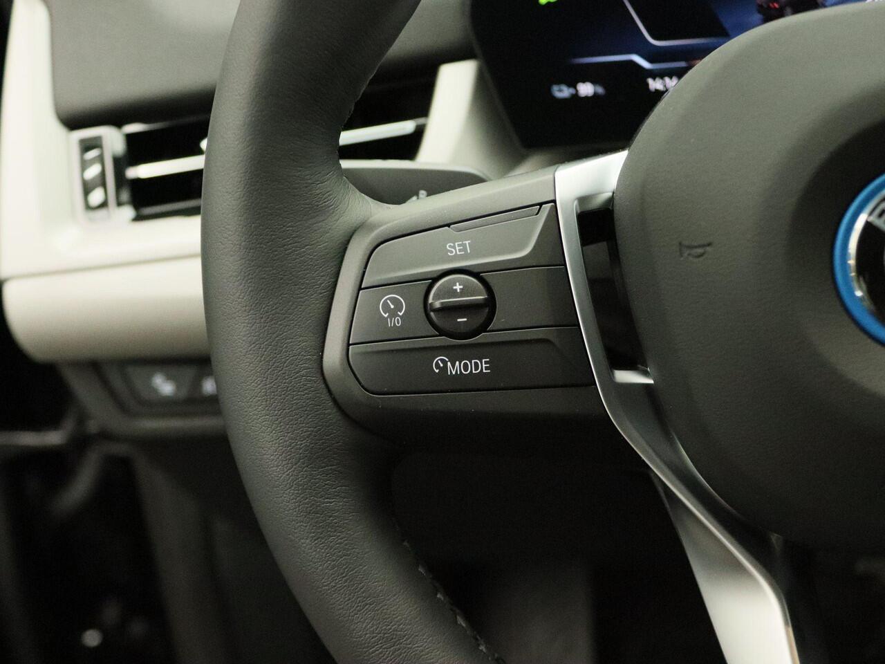 BMW X2 iX2 eDrive20 Premium Pack | Comfort Access | Achteruitrijcamera | 18''