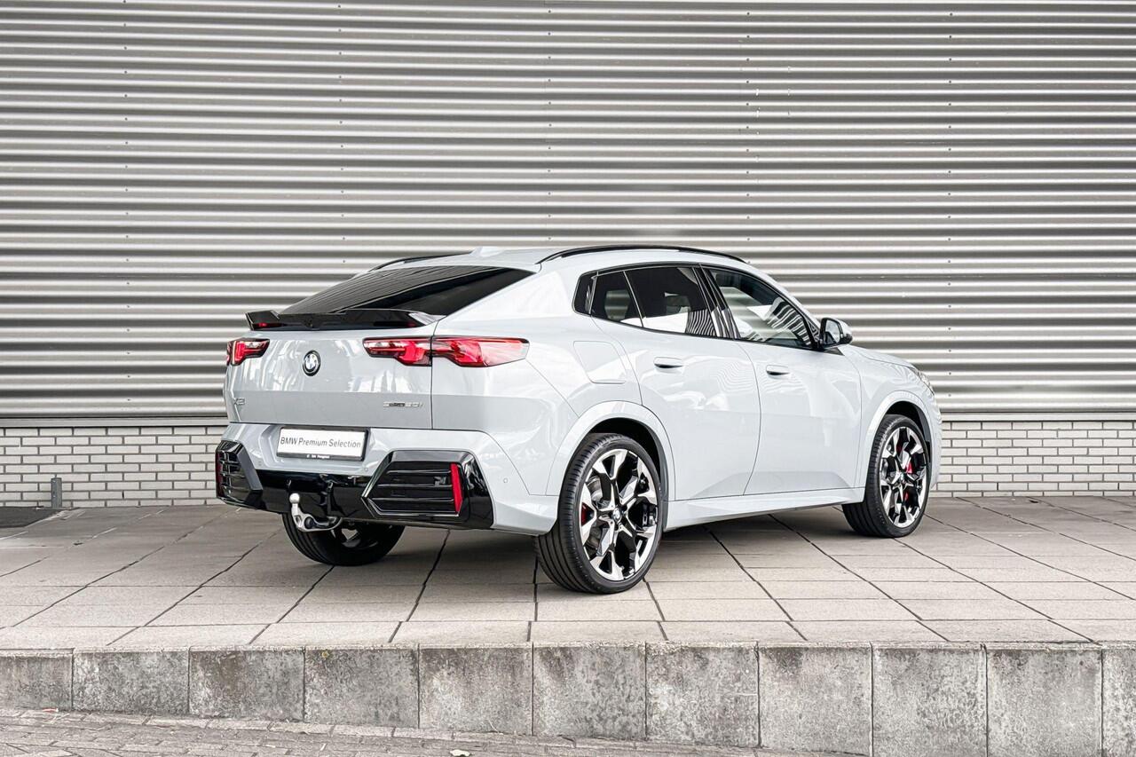 BMW X2 sDrive20i M Sportpakket Pro / Innovation Pack / Comfort Pack / Panoramadak / Trekhaak