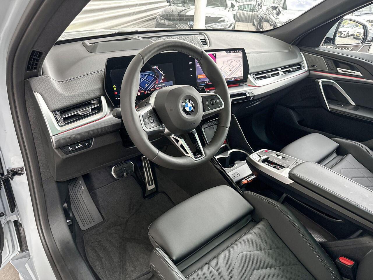 BMW X2 sDrive20i M Sportpakket Pro / Innovation Pack / Comfort Pack / Panoramadak / Trekhaak