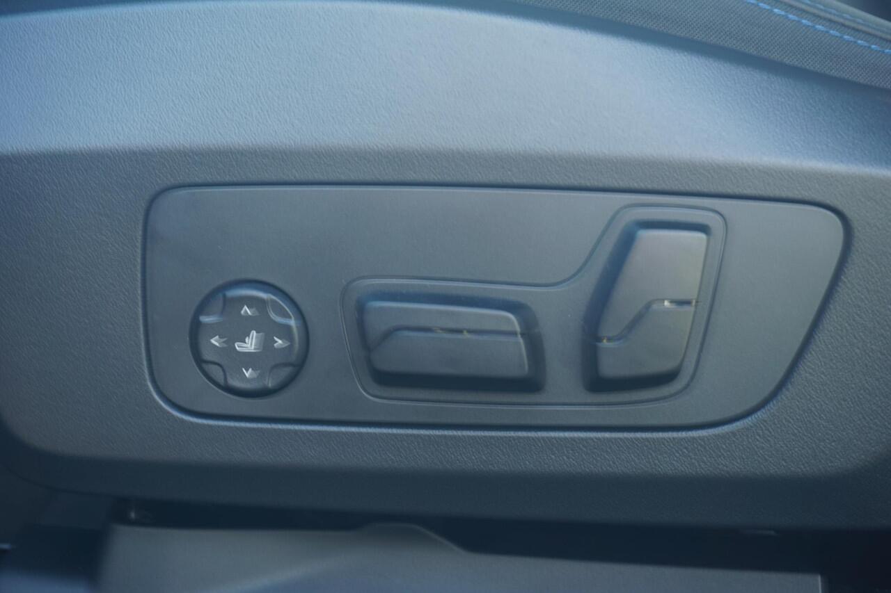 BMW X2 sDrive20i 20'' | Panoramadak | Elektrisch verstelbare stoelen | Harman Kardon | Trekhaak | Ekris Selection