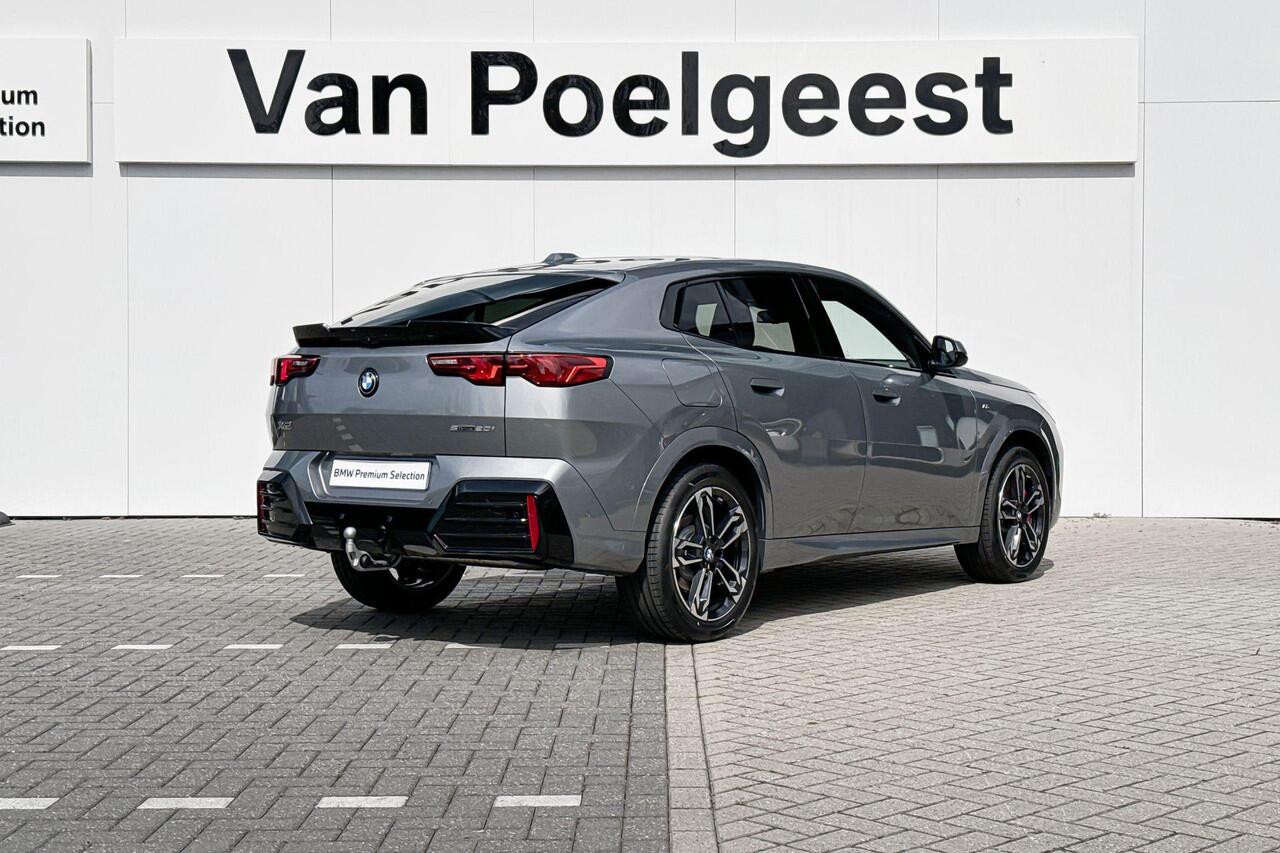 BMW X2 sDrive20i | M Sport | M Sport Pro | Innovation Pack | Comfort Pack Glazen Panoramadak | Trekhaak