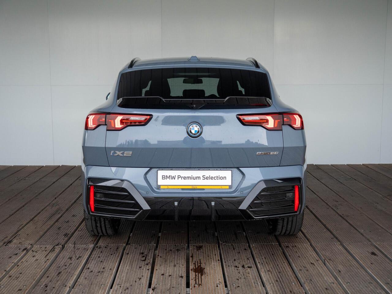 BMW X2 iX2 eDrive20 | M Sportpakket Pro | Innovation Pack | Verwarmd Stuurwiel | Harman-Kardon | Comfort Access | Panoramadak | Stoelverwarming | Head-Up Display | Trekhaak | Ekris Selection