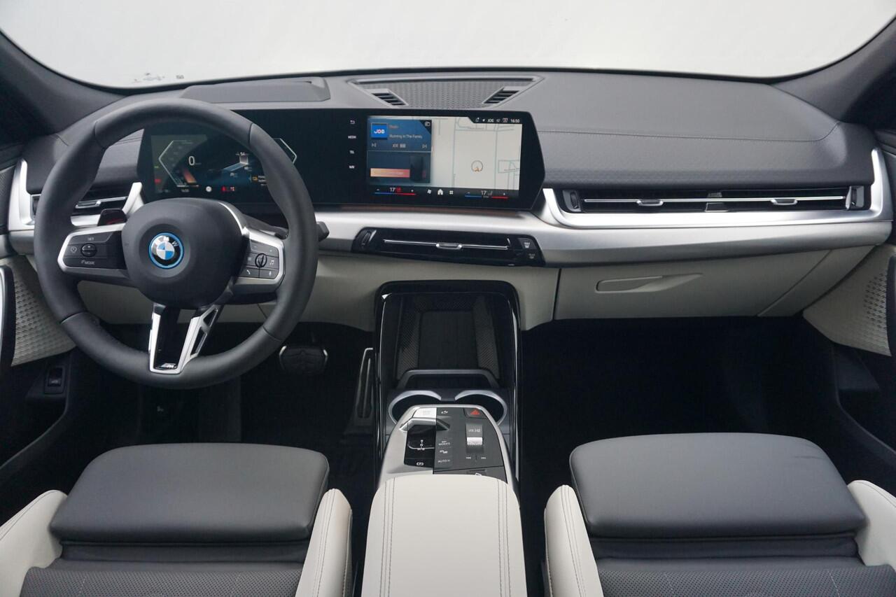BMW X2 iX2 eDrive20 M Sport Edition 20'' / Harman Kardon / Head-Up Display / Elektrisch Verstelbare Stoelen / Ekris Selection