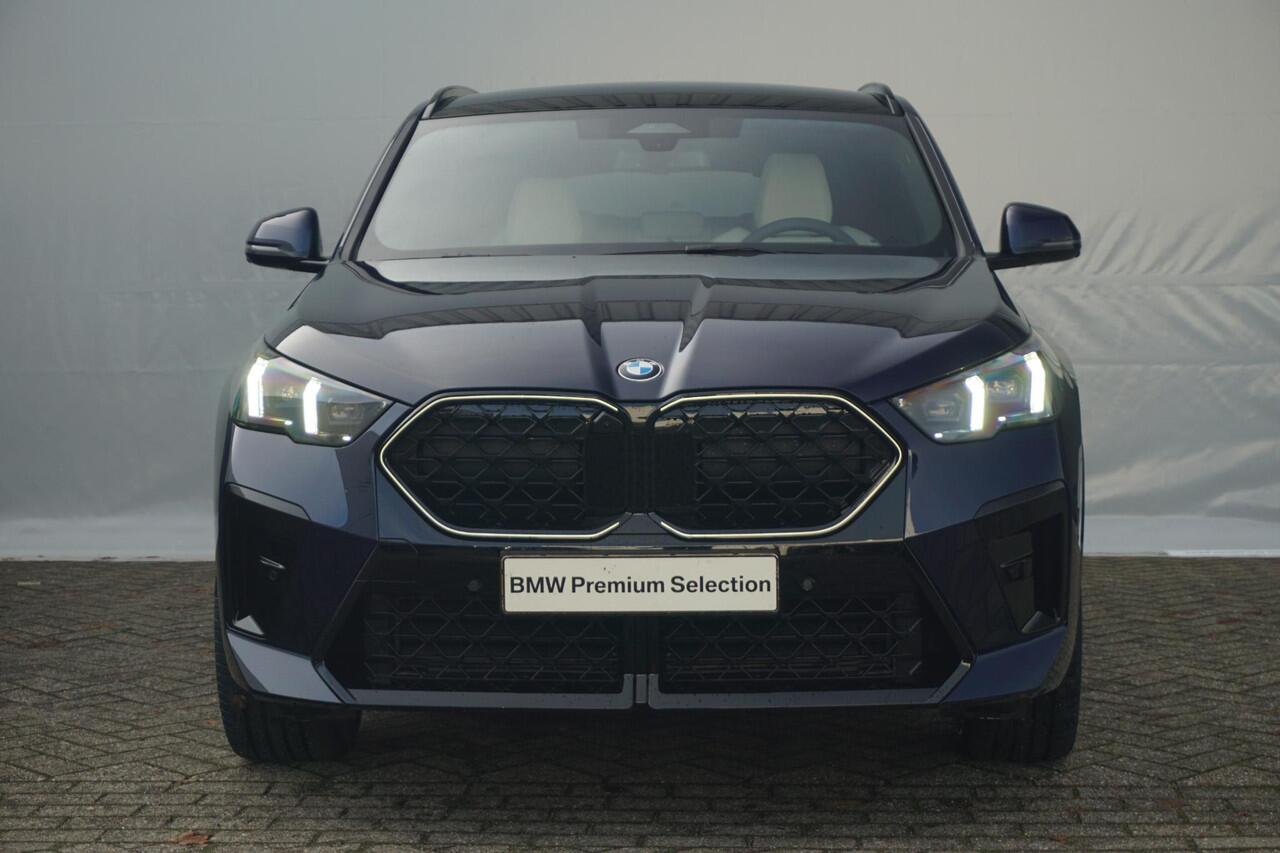 BMW X2 sDrive20i M Sportpakket Pro 20'' / Panoramadak / Head-Up Display / Harman Kardon / Trekhaak / Ekris Selection