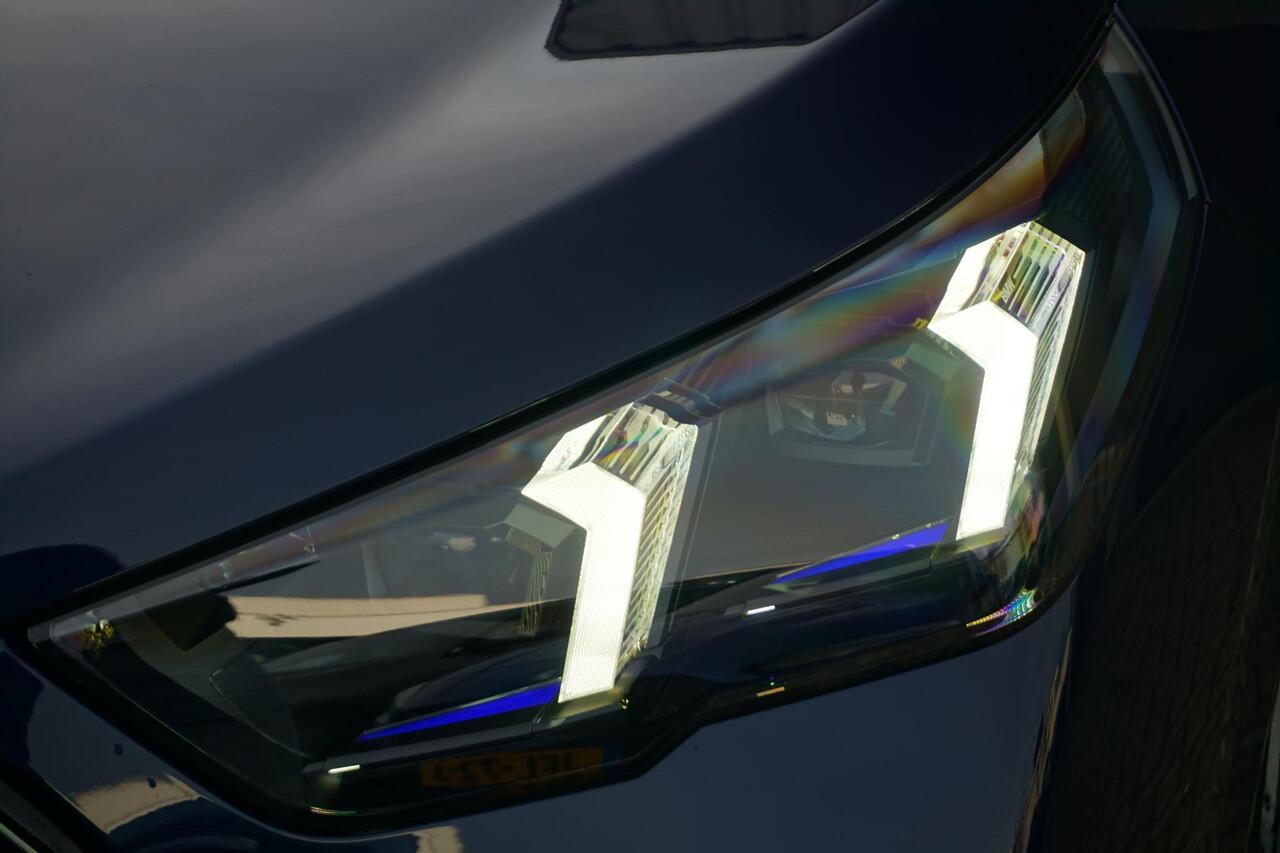 BMW X2 sDrive20i M Sportpakket Pro 20'' / Panoramadak / Head-Up Display / Harman Kardon / Trekhaak / Ekris Selection