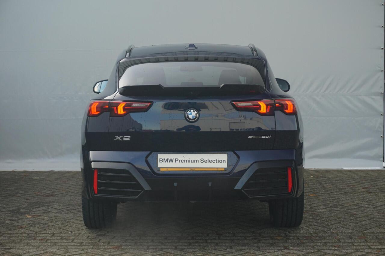 BMW X2 sDrive20i M Sportpakket Pro 20'' / Panoramadak / Head-Up Display / Harman Kardon / Trekhaak / Ekris Selection
