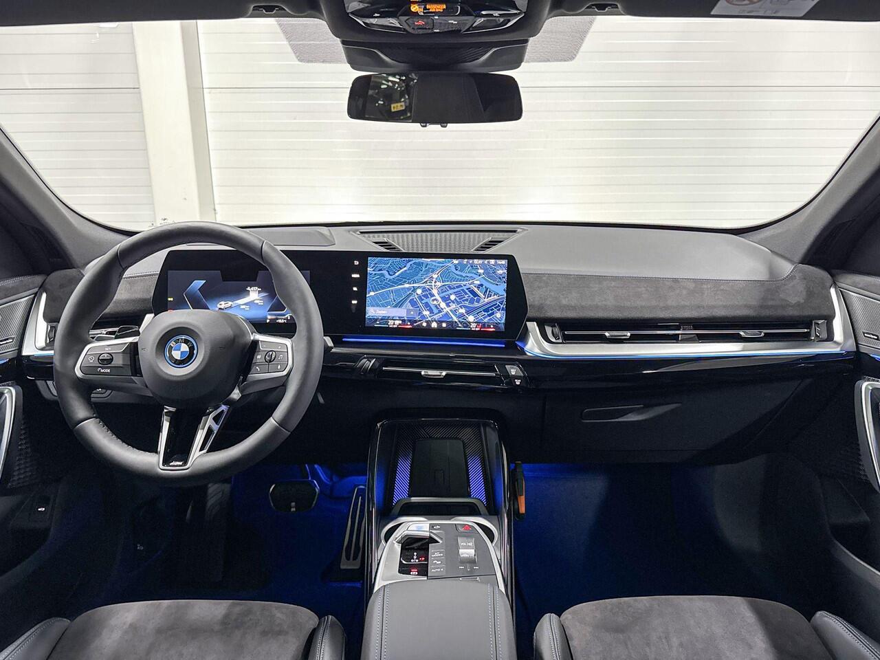 BMW X2 iX2 eDrive20 | M-Sport Pro | Innovation Pack | Comfort Pack | Driving Assistant Plus | Harman/Kardon | Panoramadak | Comfort Access