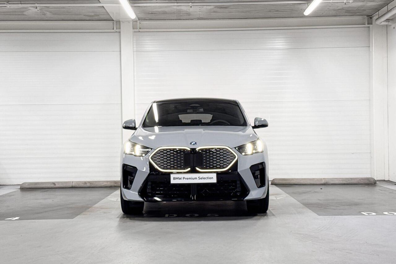 BMW X2 iX2 eDrive20 | M-Sport Pro | Innovation Pack | Comfort Pack | Driving Assistant Plus | Harman/Kardon | Panoramadak | Comfort Access