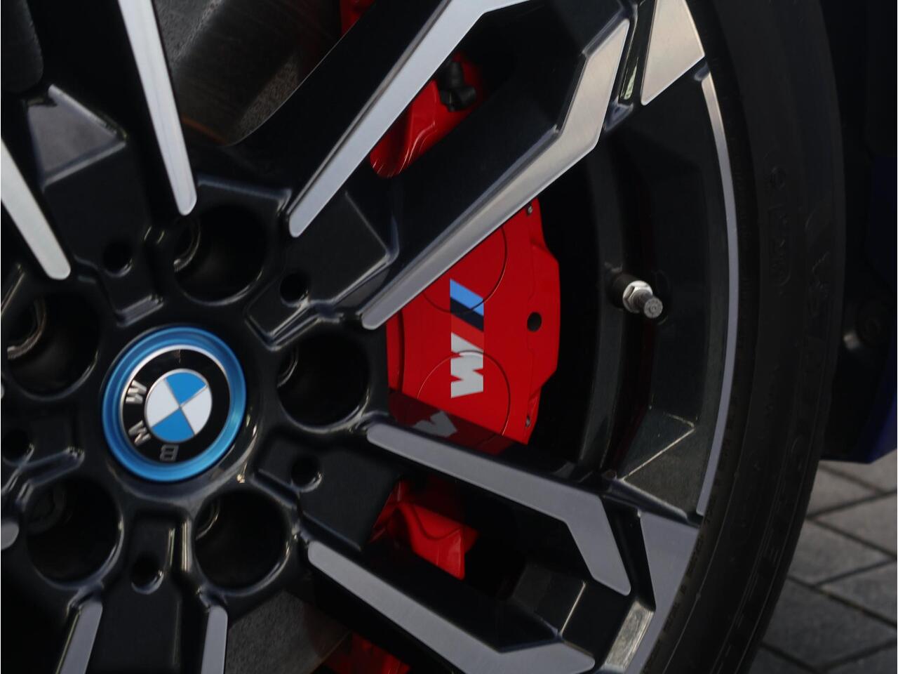 BMW X2 iX2 eDrive20 67 kWh M Sport Edition M Sportpakket Pro/ 19 inch LM/ Comfort Access/ Achteruitrijcamera/ Stoelverwarming/ Sportstoelen