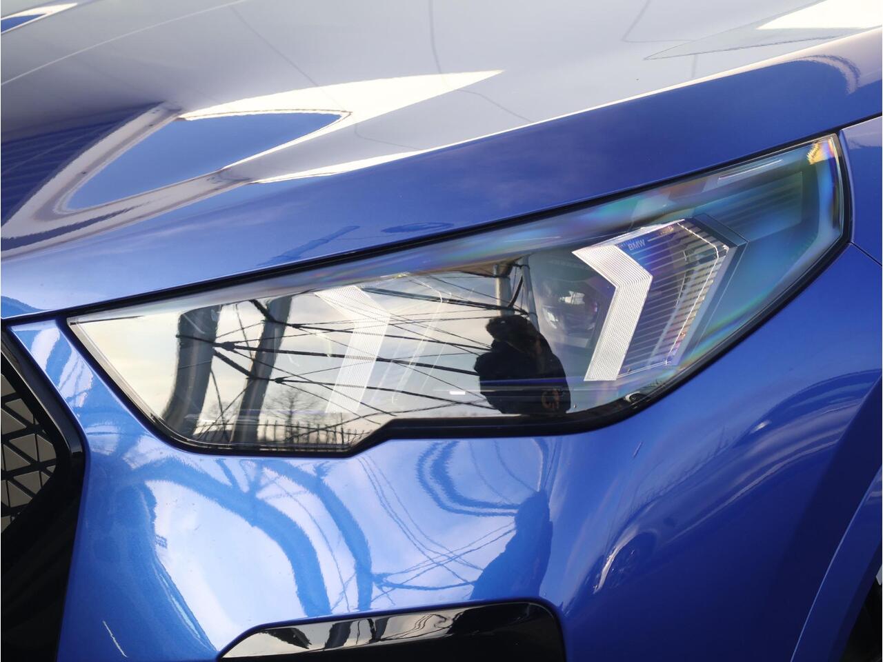 BMW X2 iX2 eDrive20 67 kWh M Sport Edition M Sportpakket Pro/ 19 inch LM/ Comfort Access/ Achteruitrijcamera/ Stoelverwarming/ Sportstoelen