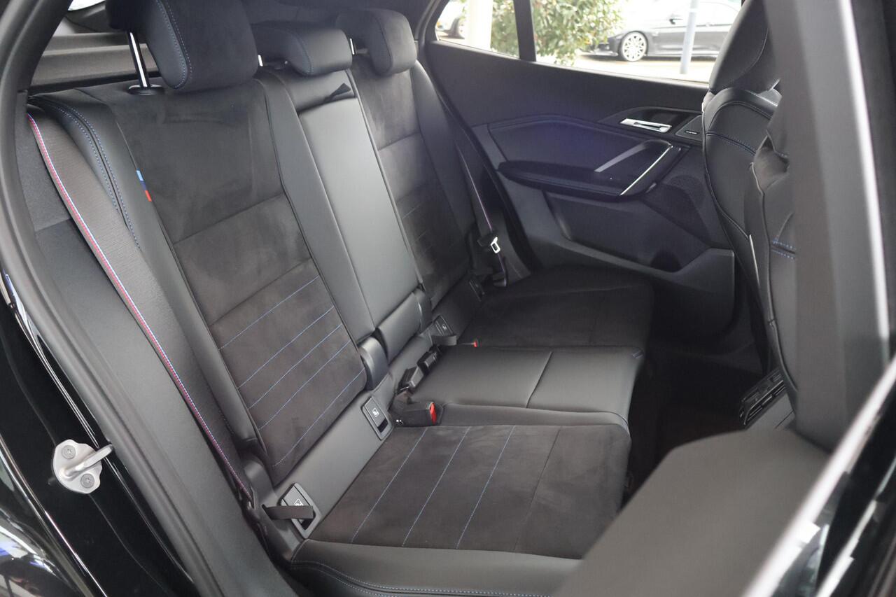 BMW X2 sDrive 20i | M Sportpakket | Premium Pack | Comfort Pack| Trekhaak | Showroom Selection