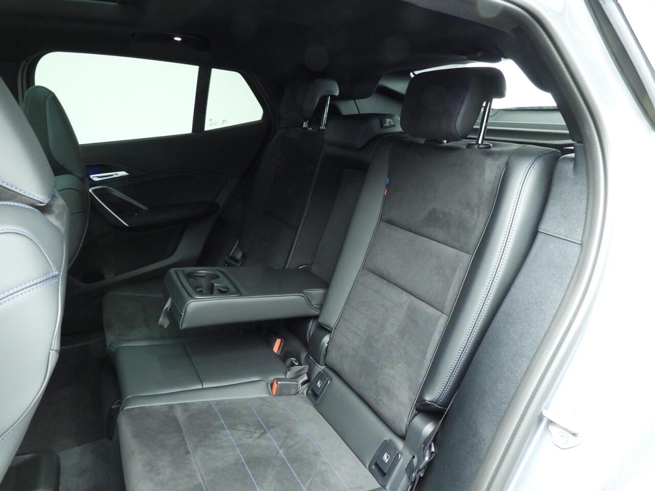 BMW X2 sDrive 20i M Sport pack Pro | Equipment package Professional | Comfort Pack | Panoramadak | Trekhaak | Ekris Selection