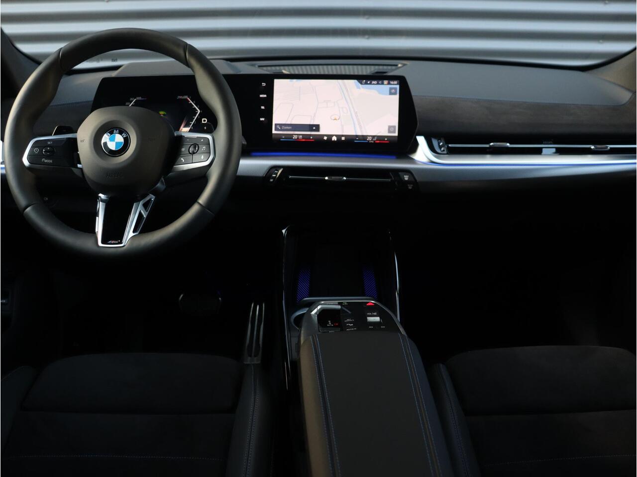 BMW X2 sDrive20i | M Sportpakket Pro | Panodak | Trekhaak | Head-Up | Driving Assistant Plus | Elektr. Stoelen | Parking Assistant Plus | 19'' LMV | Ekris Selection