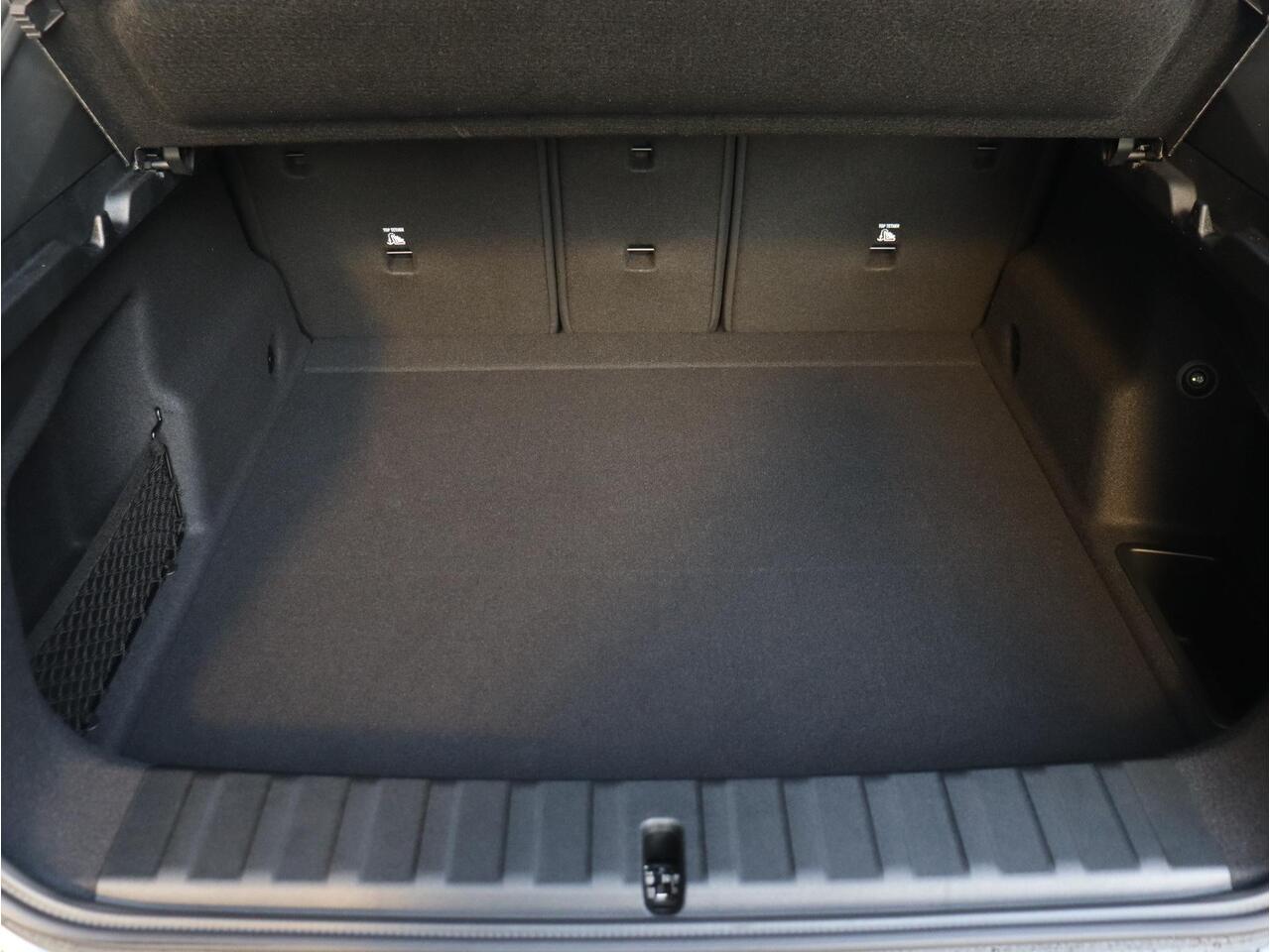 BMW X2 sDrive20i | M Sportpakket Pro | Panodak | Trekhaak | Head-Up | Driving Assistant Plus | Elektr. Stoelen | Parking Assistant Plus | 19'' LMV | Ekris Selection