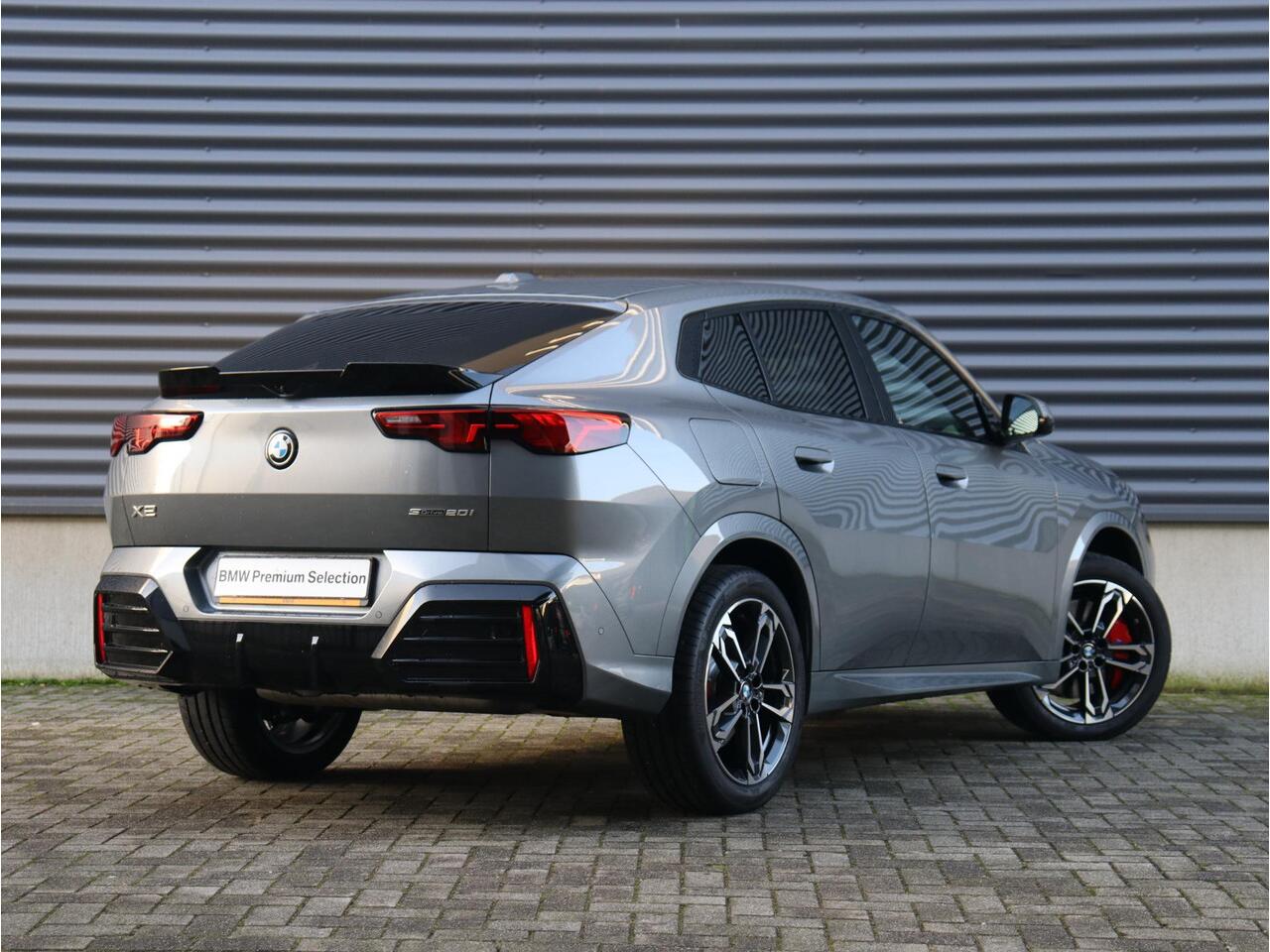 BMW X2 sDrive20i | M Sportpakket Pro | Panodak | Trekhaak | Head-Up | Driving Assistant Plus | Elektr. Stoelen | Parking Assistant Plus | 19'' LMV | Ekris Selection