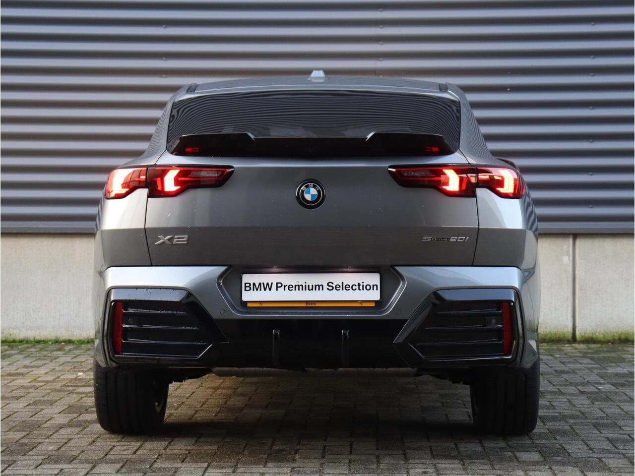 BMW X2 sDrive20i | M Sportpakket Pro | Panodak | Trekhaak | Head-Up | Driving Assistant Plus | Elektr. Stoelen | Parking Assistant Plus | 19'' LMV | Ekris Selection