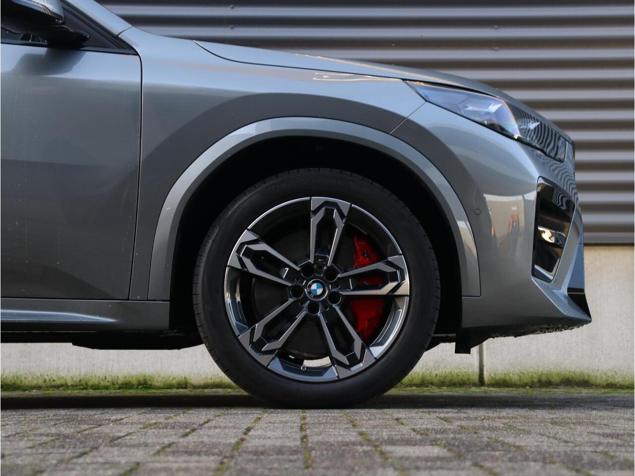 BMW X2 sDrive20i | M Sportpakket Pro | Panodak | Trekhaak | Head-Up | Driving Assistant Plus | Elektr. Stoelen | Parking Assistant Plus | 19'' LMV | Ekris Selection