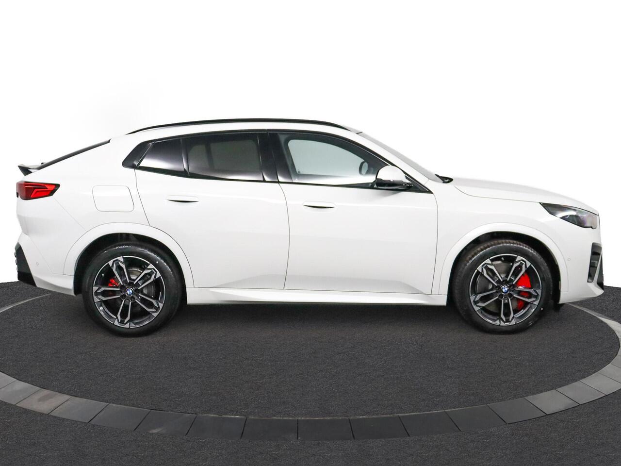 BMW X2 iX2 eDrive20 67 kWh M Sport Edition | M Sportpakket Pro | Innovation Pack | Driving Assistant Plus | Comfort Access | Panoramadak | Harman-Kardon | Head-Up | Ekris Selection