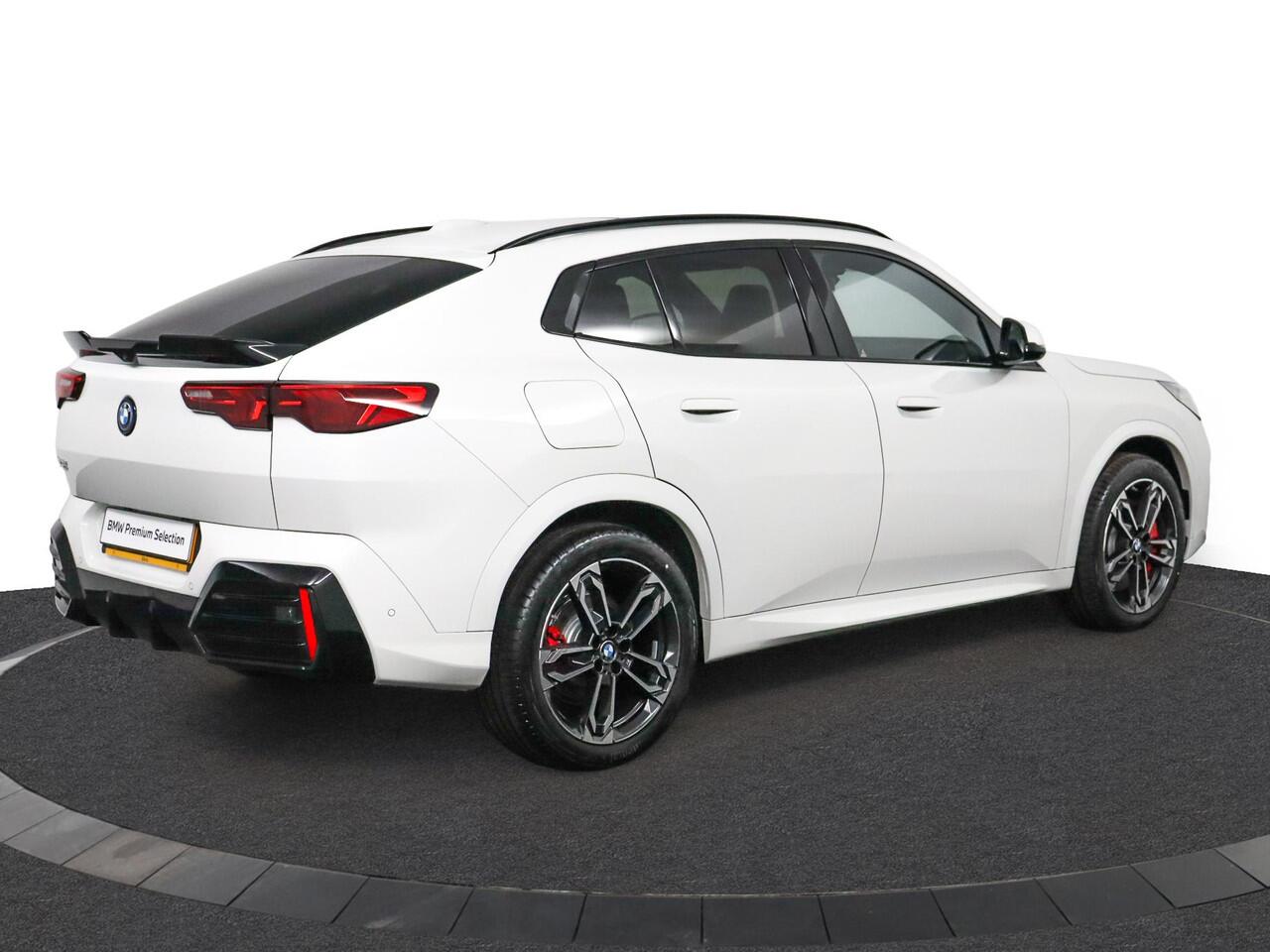 BMW X2 iX2 eDrive20 67 kWh M Sport Edition | M Sportpakket Pro | Innovation Pack | Driving Assistant Plus | Comfort Access | Panoramadak | Harman-Kardon | Head-Up | Ekris Selection