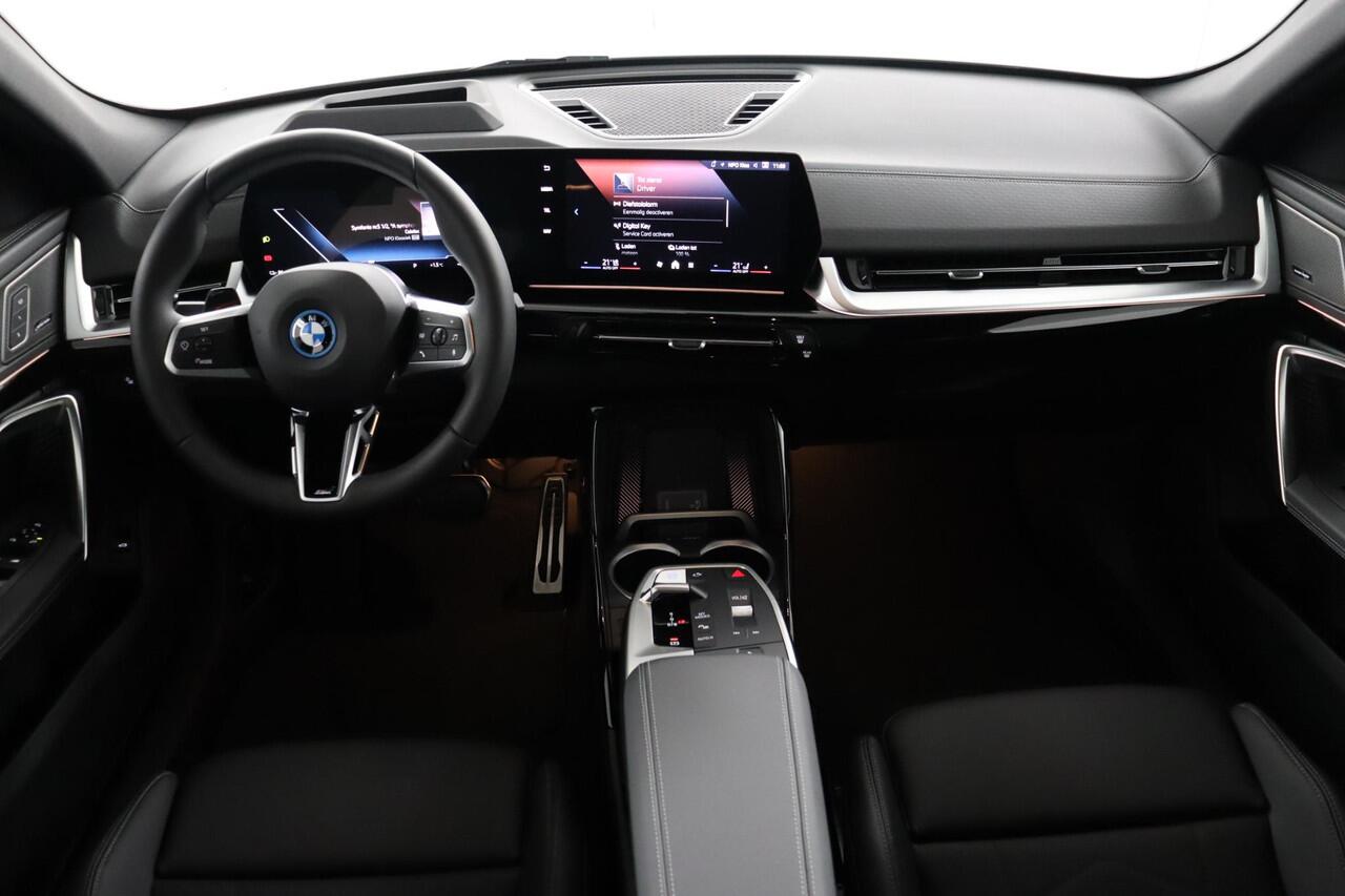 BMW X2 iX2 eDrive20 67 kWh M Sport Edition | M Sportpakket Pro | Innovation Pack | Driving Assistant Plus | Comfort Access | Panoramadak | Harman-Kardon | Head-Up | Ekris Selection